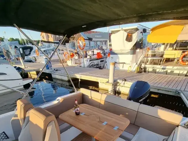 Quicksilver 755 Sundeck