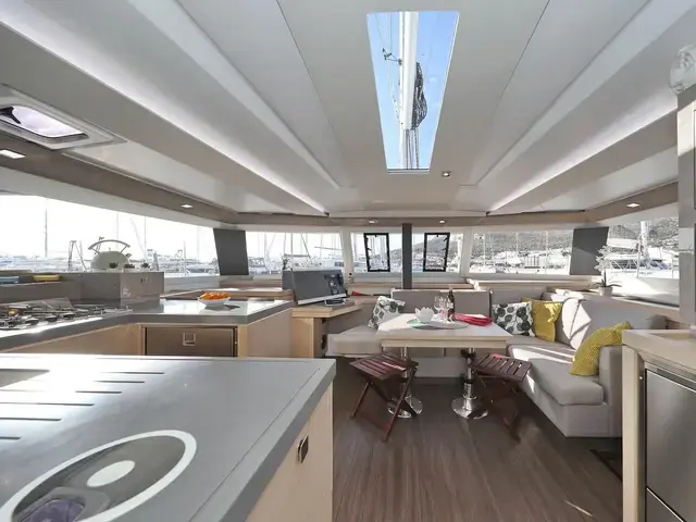 Fountaine Pajot Astrea 42