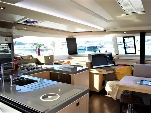 Fountaine Pajot Astrea 42