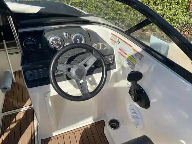 Bayliner Vr4