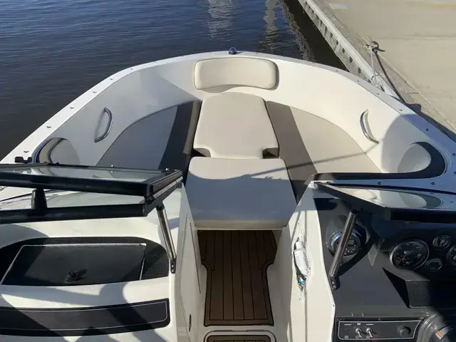 Bayliner Vr4