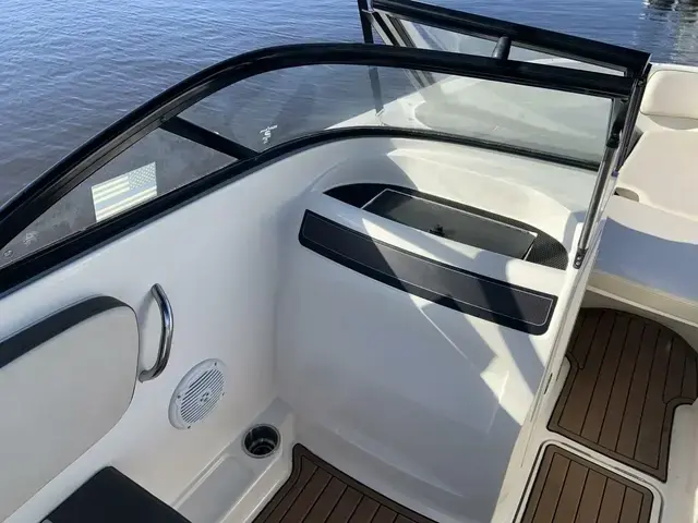 Bayliner Vr4