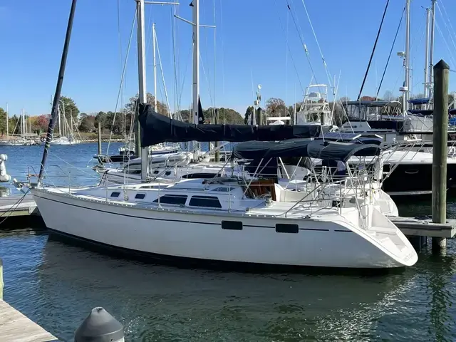 Hunter 35.5 Legend