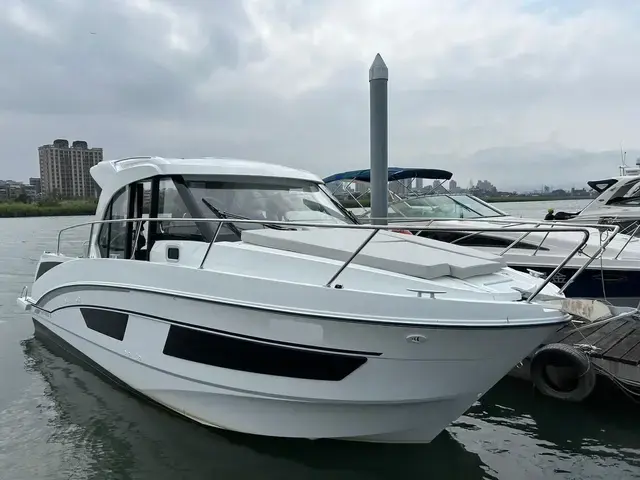 Beneteau Antares 9