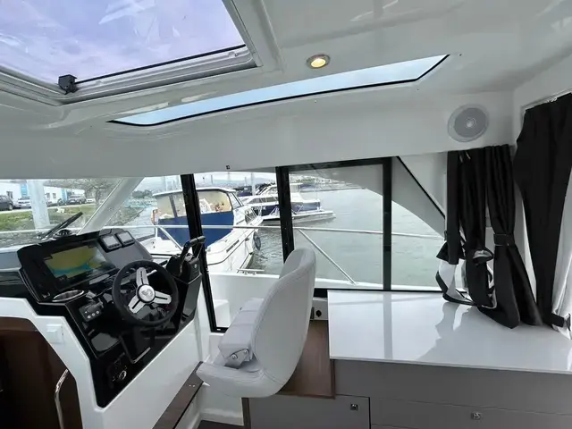 Beneteau Antares 9