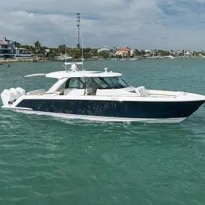 2022 Tiara 48LS