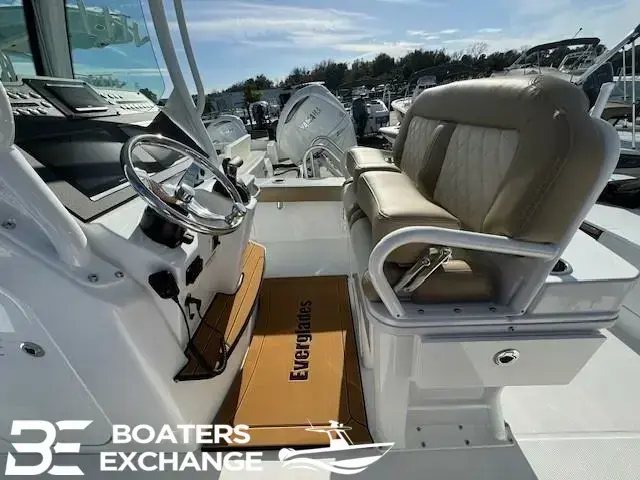 Everglades Boats 253 CC