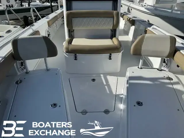 Everglades Boats 253 CC