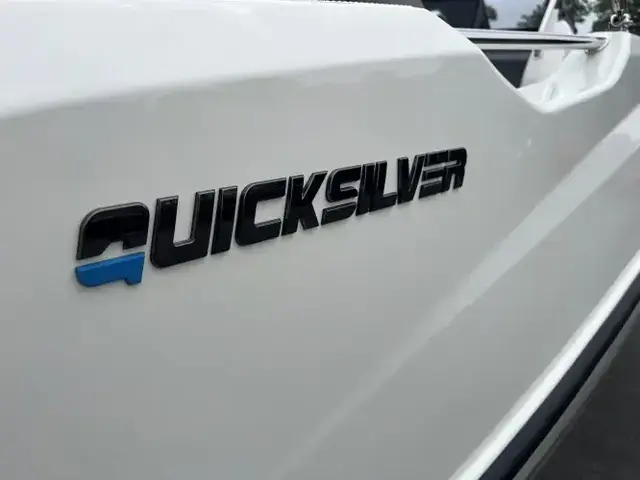 Quicksilver Activ 555 Open in witte kleurstelling op voorraad!