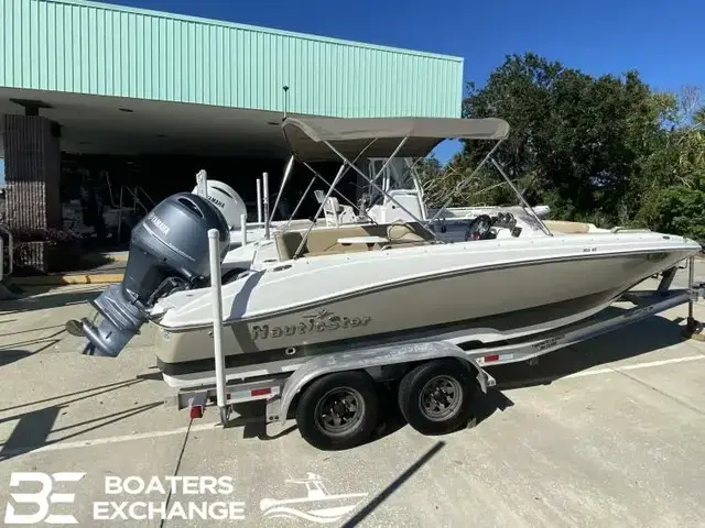 Nauticstar 203 SC Deck