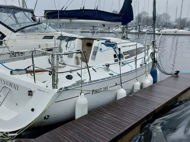 Beneteau First 285