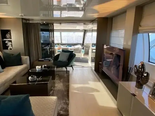 Ferretti Yachts 850