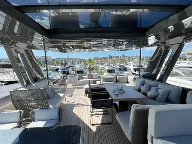 Ferretti Yachts 850