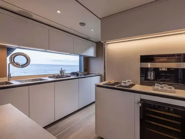 Ferretti Yachts 1000