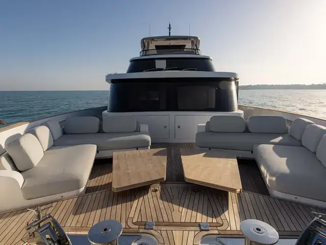 Azimut Magellano 25