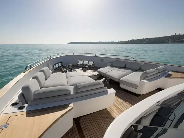 Azimut Magellano 25