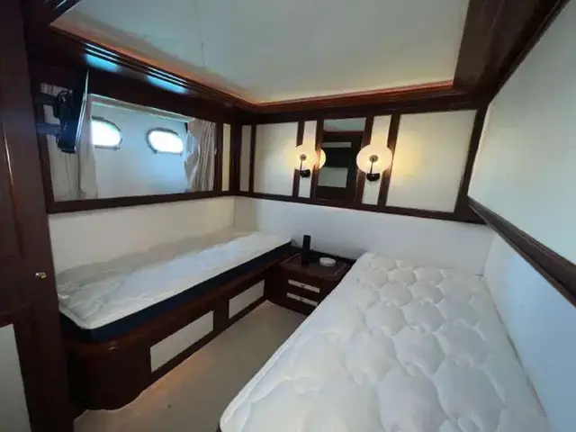 Custom Line Navetta 27