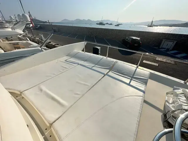 Azimut 62