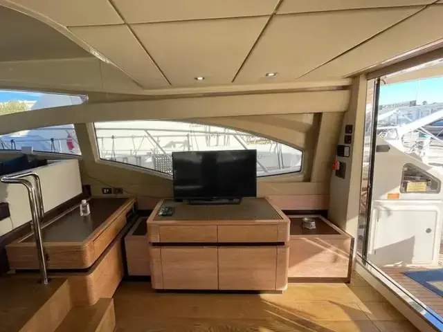 Azimut 58