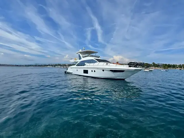 Azimut 66 Fly