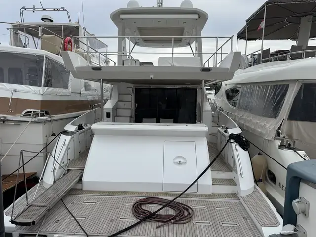 Azimut 66 Fly