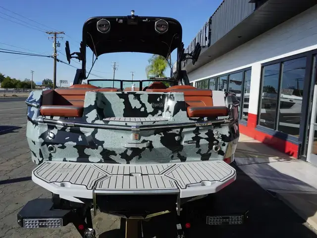 Mastercraft XStar S - Factory Demo Travis Mathew Boat