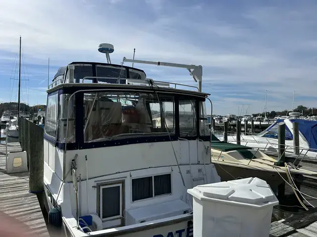 Prairie Boat Works Cockpit Motor Yacht