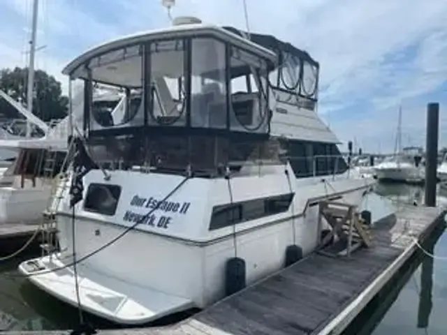 Carver 3807 Motor Yacht