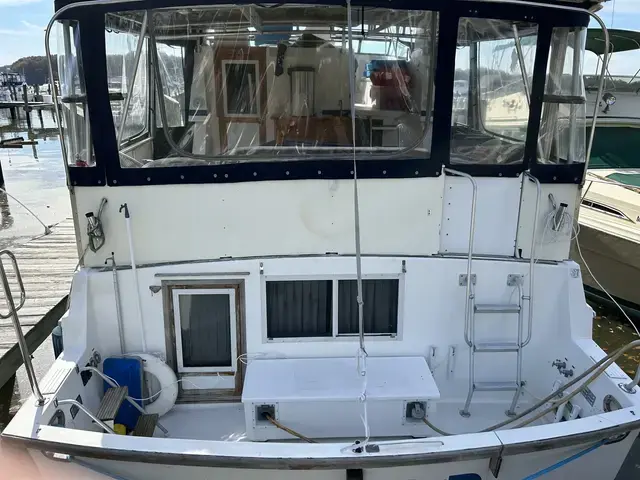 Prairie Boat Works Cockpit Motor Yacht