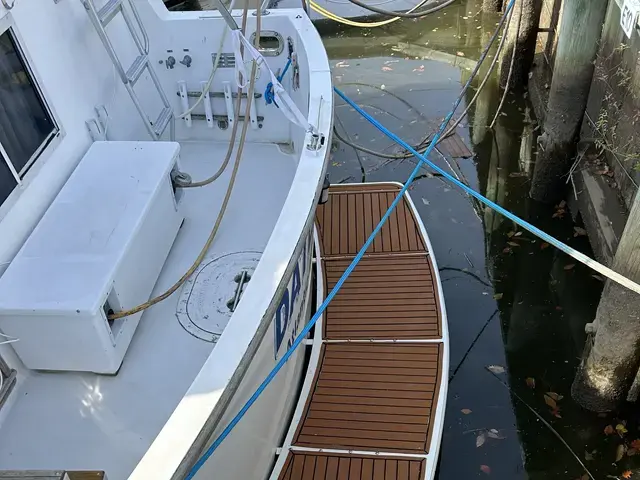 Prairie Boat Works Cockpit Motor Yacht