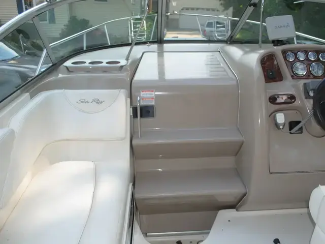 Sea Ray Sundancer 260