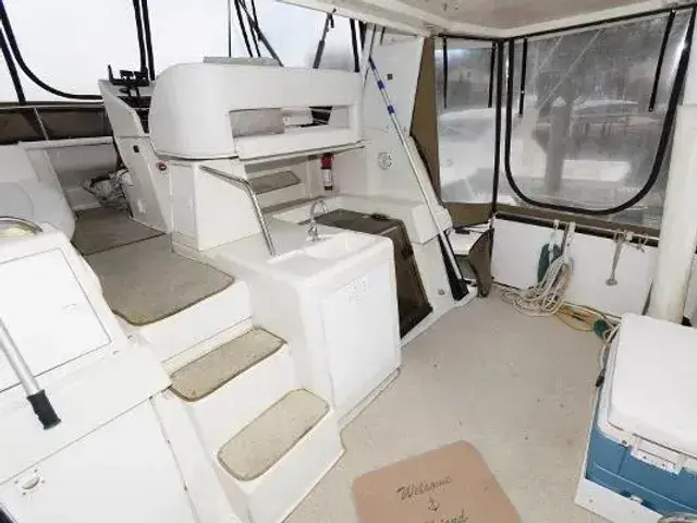 Silverton Aft Cabin Motor Yacht