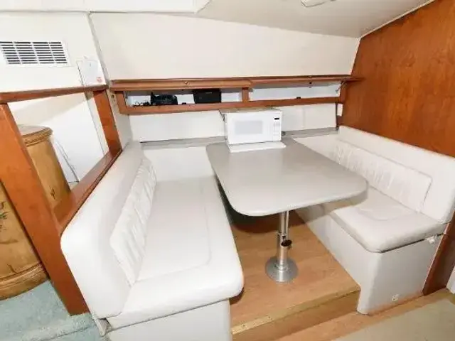 Silverton Aft Cabin Motor Yacht