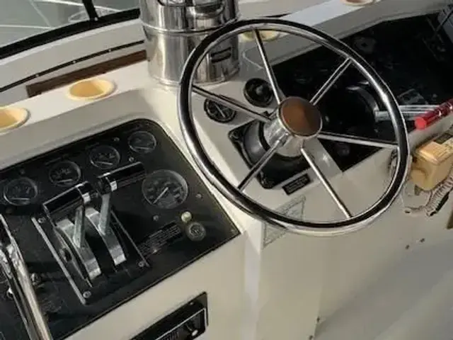 Carver 3807 Motor Yacht