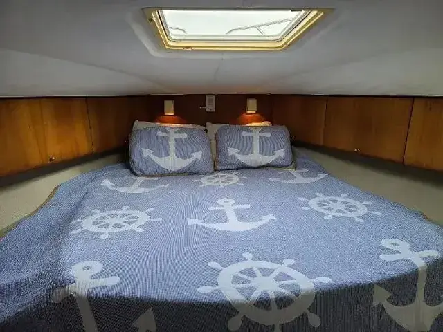 Silverton Aft Cabin Motor Yacht