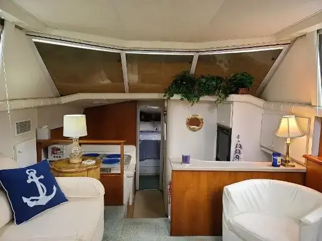 Silverton Aft Cabin Motor Yacht