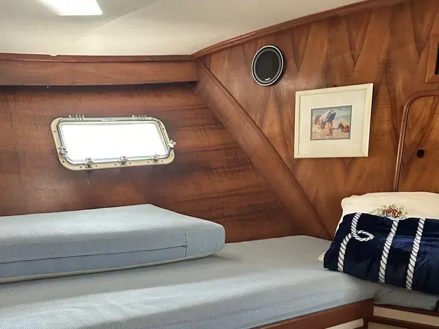 Prairie Boat Works Cockpit Motor Yacht