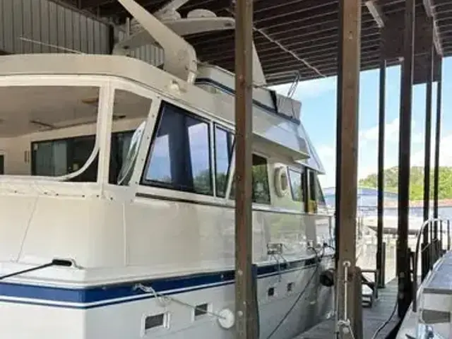 Hatteras Motor Yacht