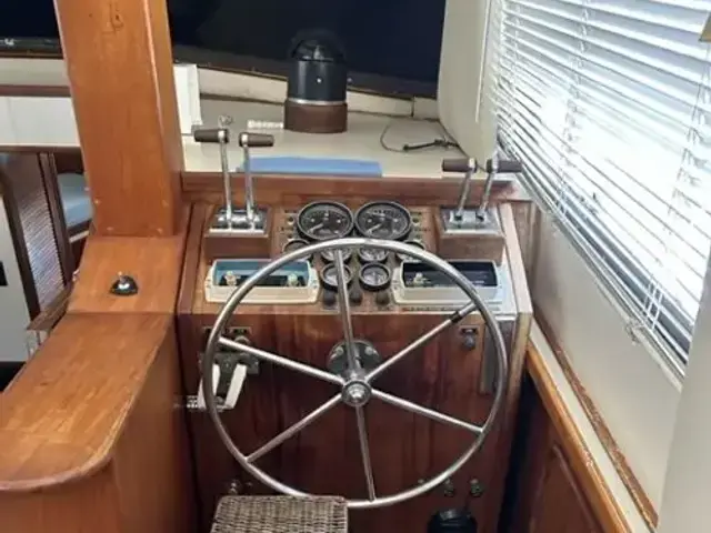 Prairie Boat Works Cockpit Motor Yacht