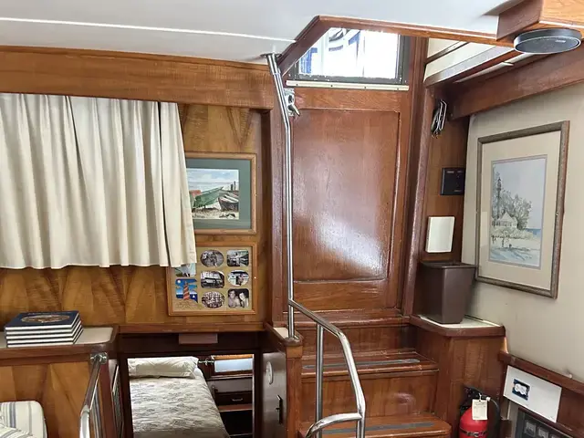 Prairie Boat Works Cockpit Motor Yacht