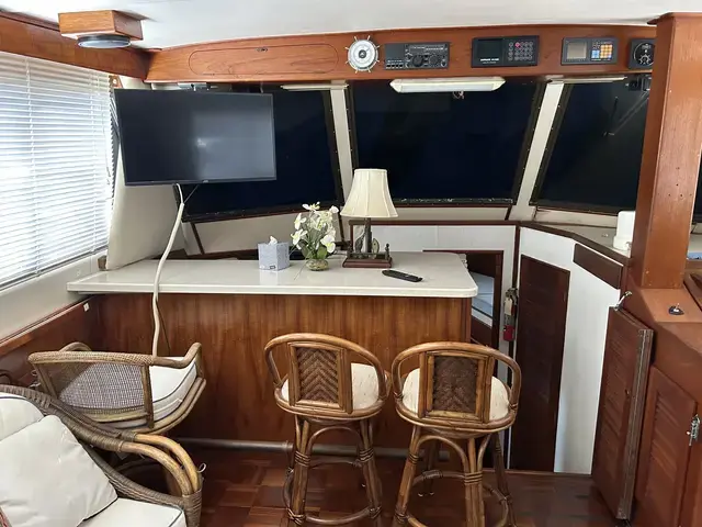 Prairie Boat Works Cockpit Motor Yacht