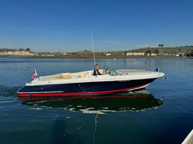 Chris Craft Corsair 28