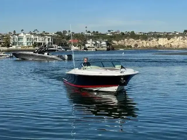 Chris Craft Corsair 28