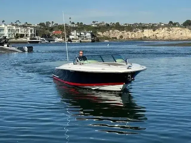 Chris Craft Corsair 28