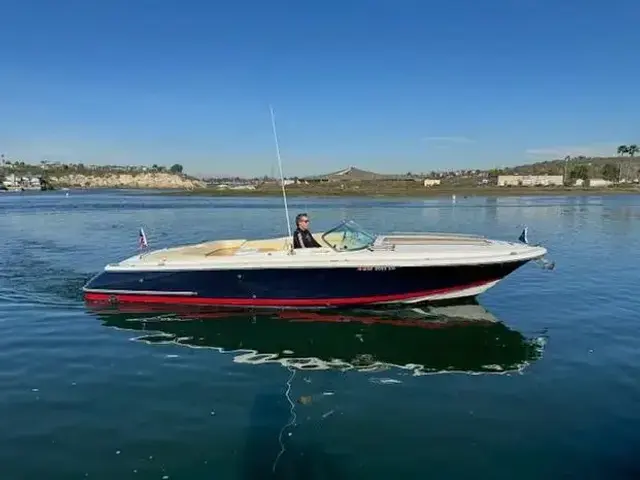 Chris Craft Corsair 28