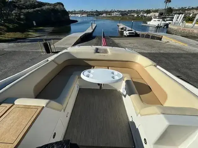 Chris Craft Corsair 28