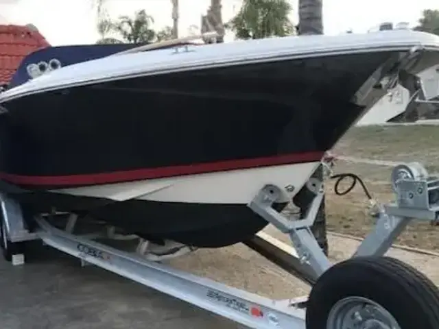 Chris Craft Corsair 28