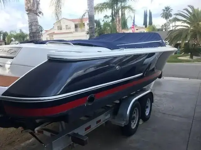 Chris Craft Corsair 28