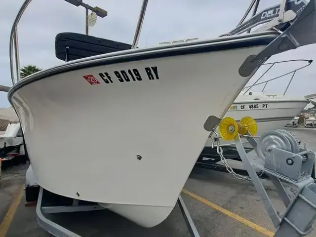 Thresher 25 Center Console