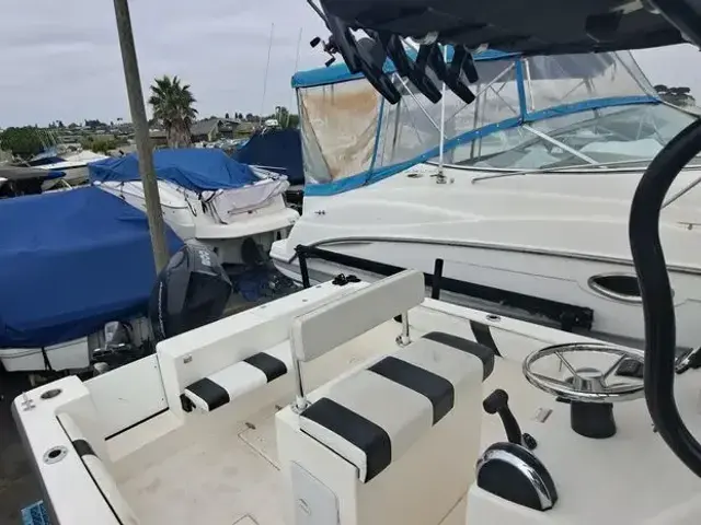 Thresher 25 Center Console